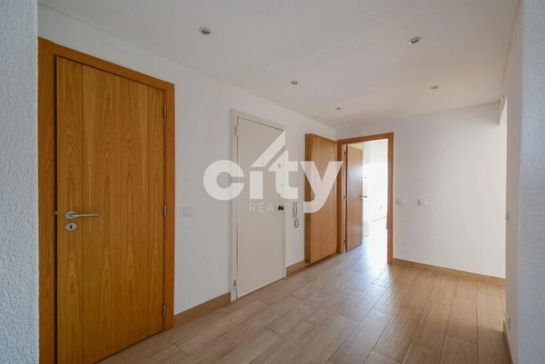 Apartamento T3 para Arrendamento em Lumiar Foto 4