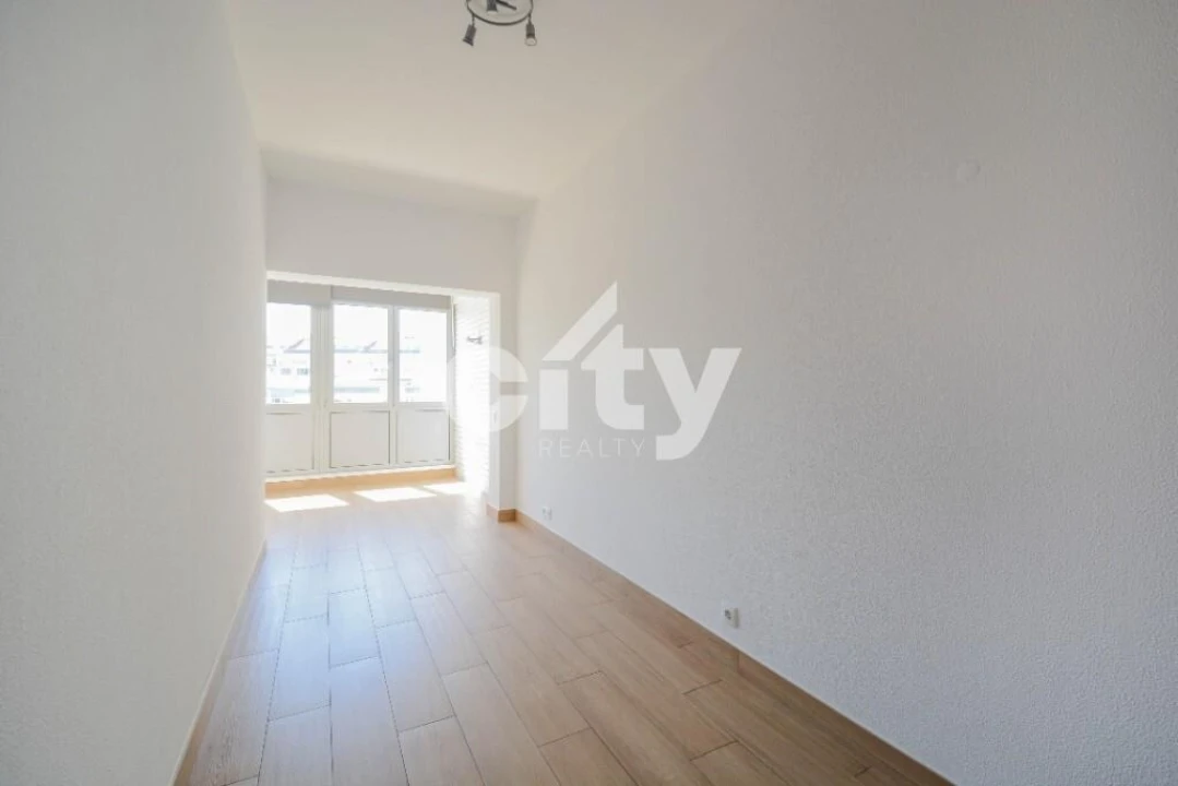 Apartamento T3 para Arrendamento em Lumiar Foto 7