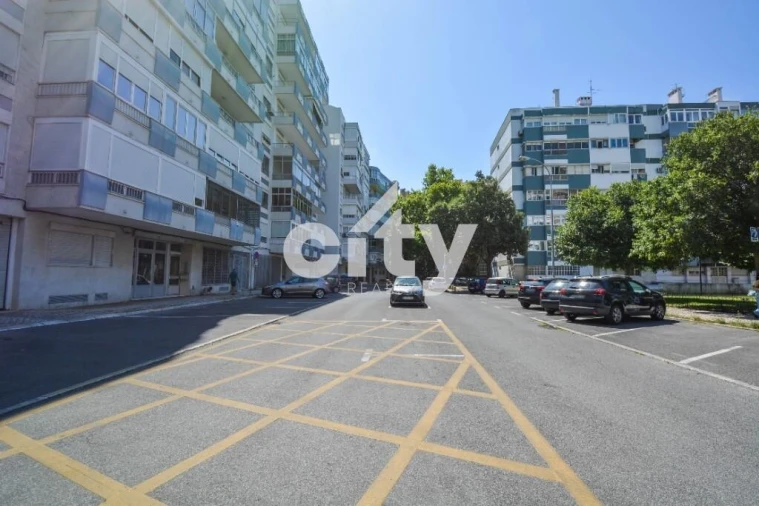 Apartamento T3 para Arrendamento em Lumiar Foto 36