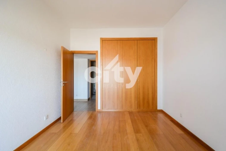 Apartamento T3 para Arrendamento em Lumiar Foto 29