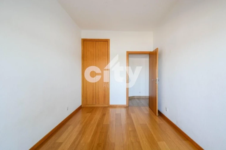 Apartamento T3 para Arrendamento em Lumiar Foto 27
