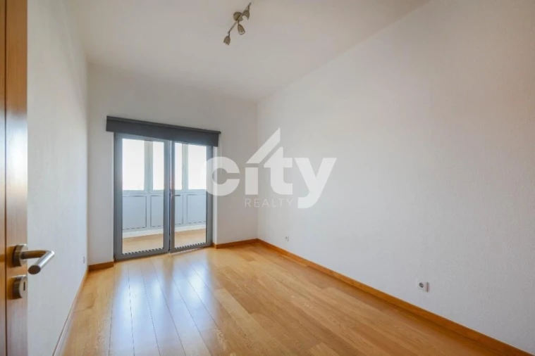 Apartamento T3 para Arrendamento em Lumiar Foto 26