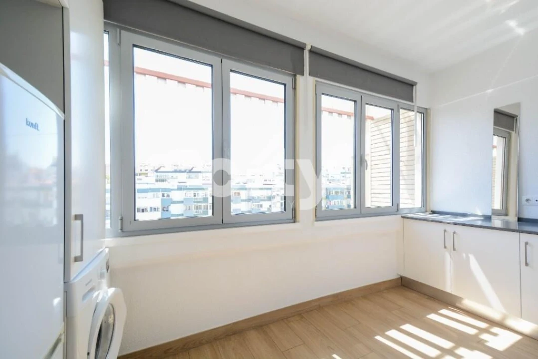 Apartamento T3 para Arrendamento em Lumiar Foto 17