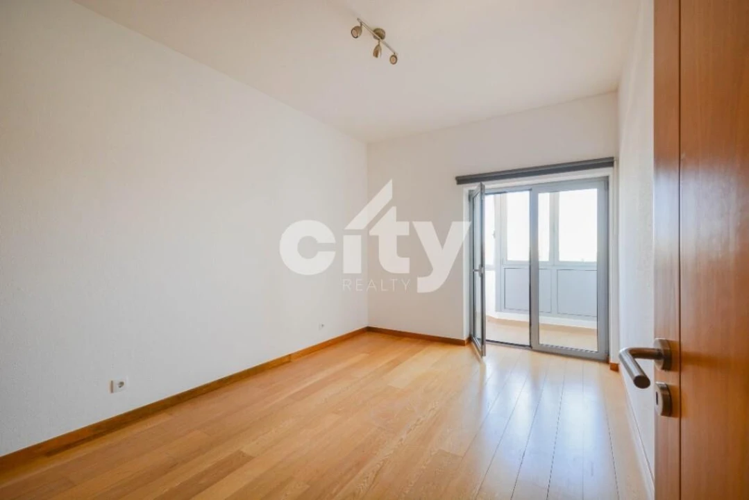 Apartamento T3 para Arrendamento em Lumiar Foto 30