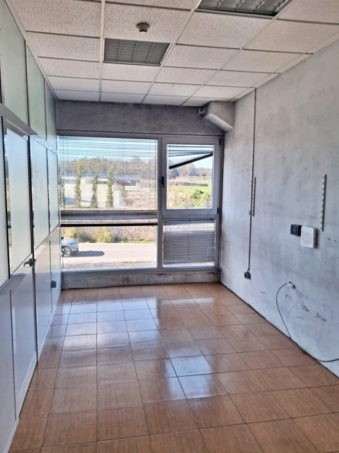 Armazém para Venda em Touguinha e Touguinhó