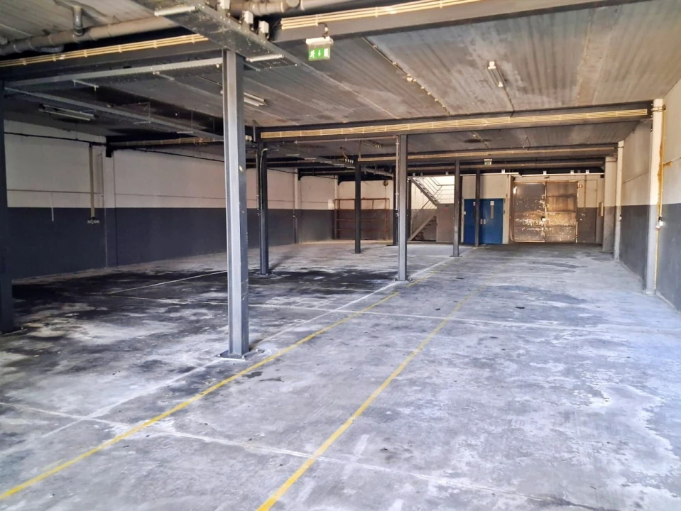 Armazém para Arrendamento em Touguinha e Touguinhó Foto 3