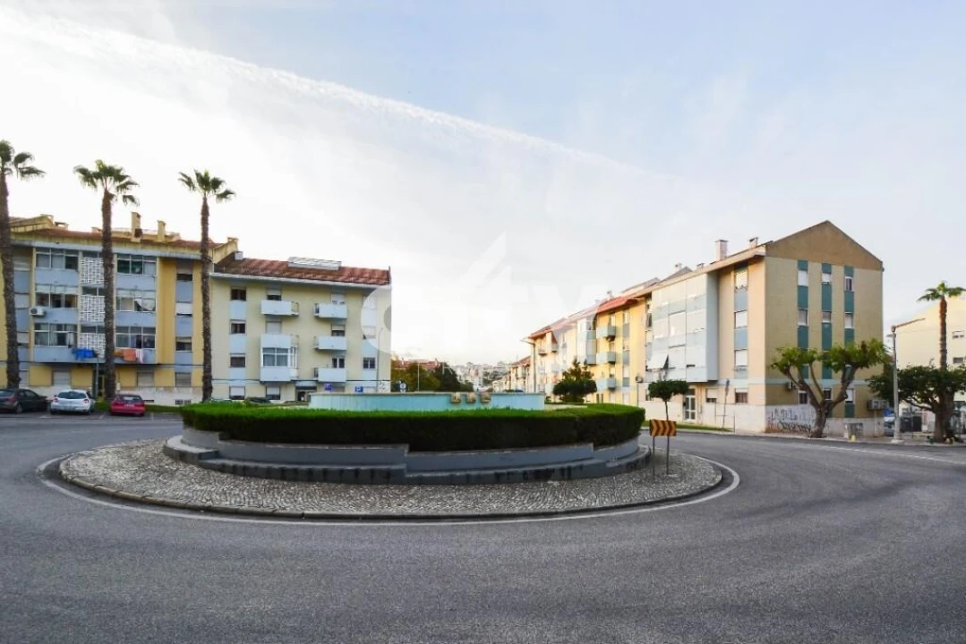 Apartamento T4 para Venda em Póvoa de Santo Adrião e Olival Basto Foto 42