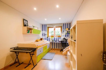 Apartamento T4 para Venda em Póvoa de Santo Adrião e Olival Basto