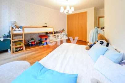 Apartamento T4 para Venda em Póvoa de Santo Adrião e Olival Basto