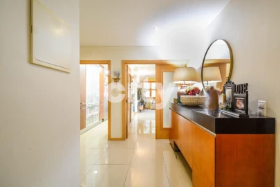 Apartamento T4 para Venda em Póvoa de Santo Adrião e Olival Basto
