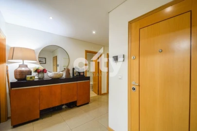 Apartamento T4 para Venda em Póvoa de Santo Adrião e Olival Basto