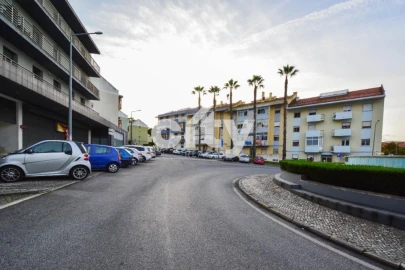 Apartamento T4 para Venda em Póvoa de Santo Adrião e Olival Basto