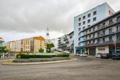 Apartamento T4 para Venda em Póvoa de Santo Adrião e Olival Basto
