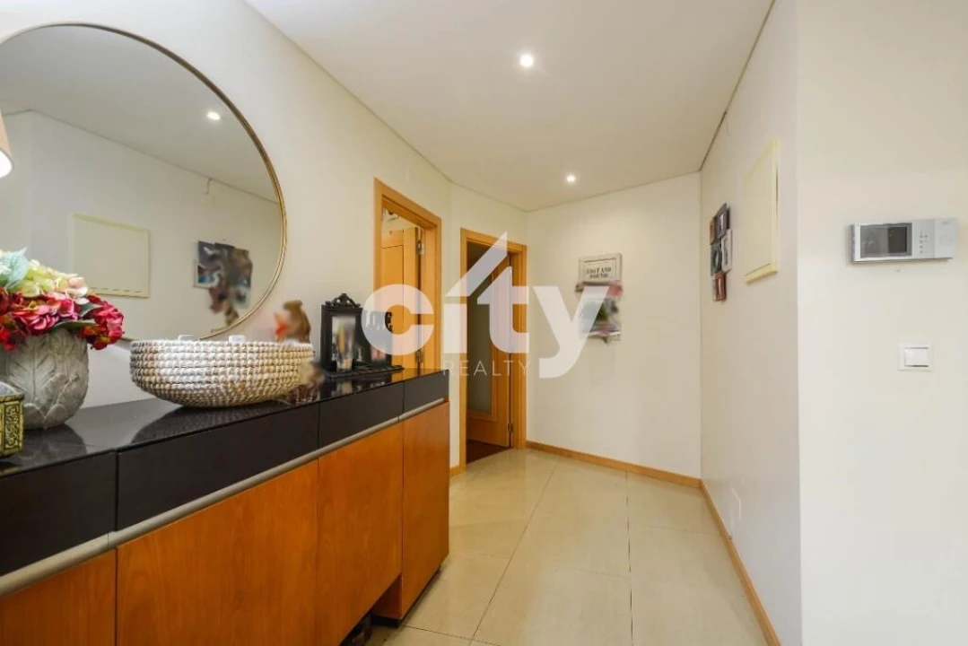 Apartamento T4 para Venda em Póvoa de Santo Adrião e Olival Basto Foto 13