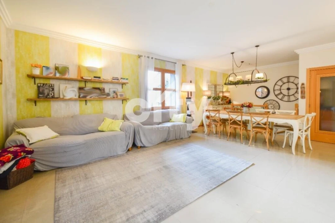 Apartamento T4 para Venda em Póvoa de Santo Adrião e Olival Basto Foto 4