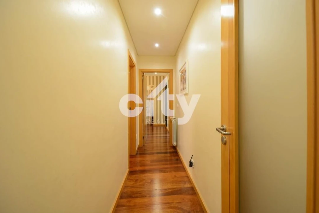 Apartamento T4 para Venda em Póvoa de Santo Adrião e Olival Basto Foto 14