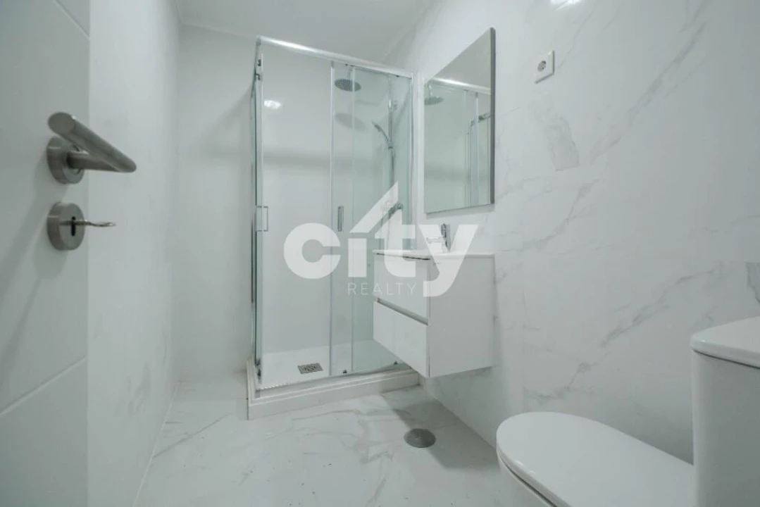 Apartamento T2 para Venda em Venteira Foto 12