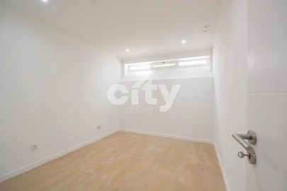 Apartamento T2 para Venda em Venteira