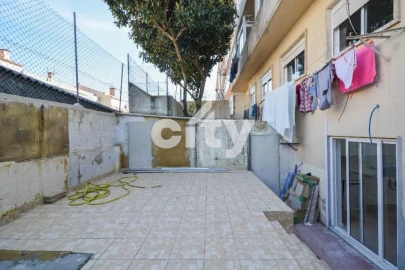 Apartamento T2 para Venda em Venteira