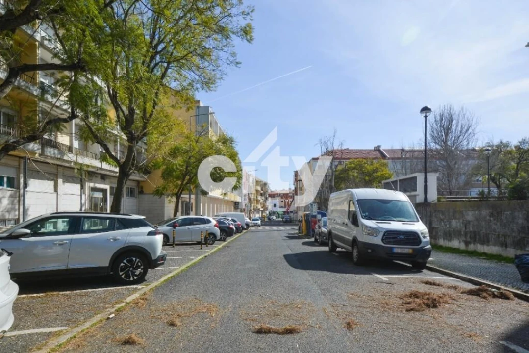 Apartamento T2 para Venda em Venteira Foto 19