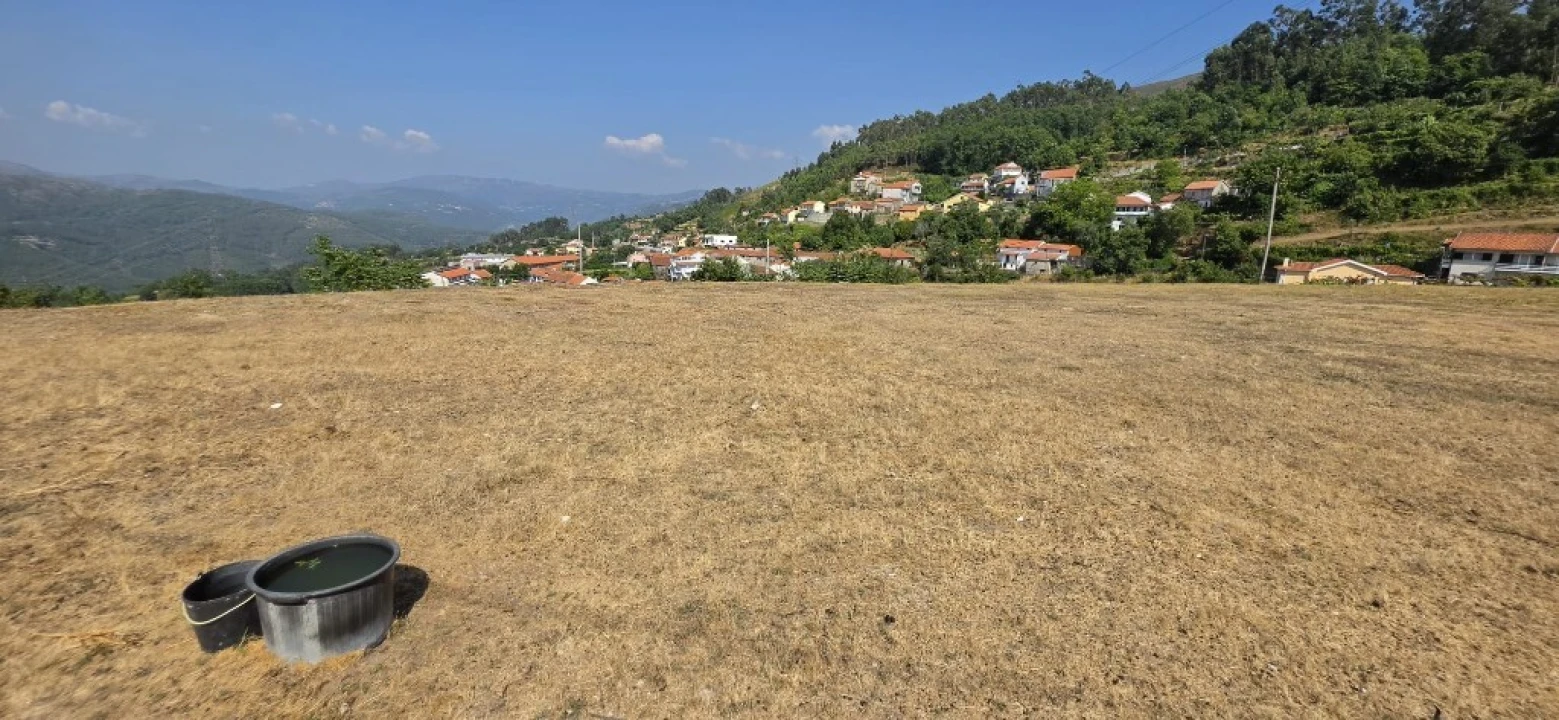 Terreno para Venda em Salamonde Foto 1