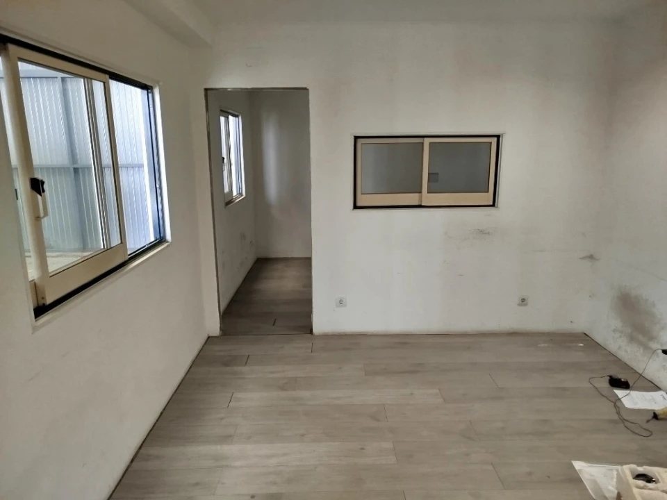 Armazém para Arrendamento em Santa Maria e São Miguel, São Martinho, São Pedro Penaferrim Foto 7