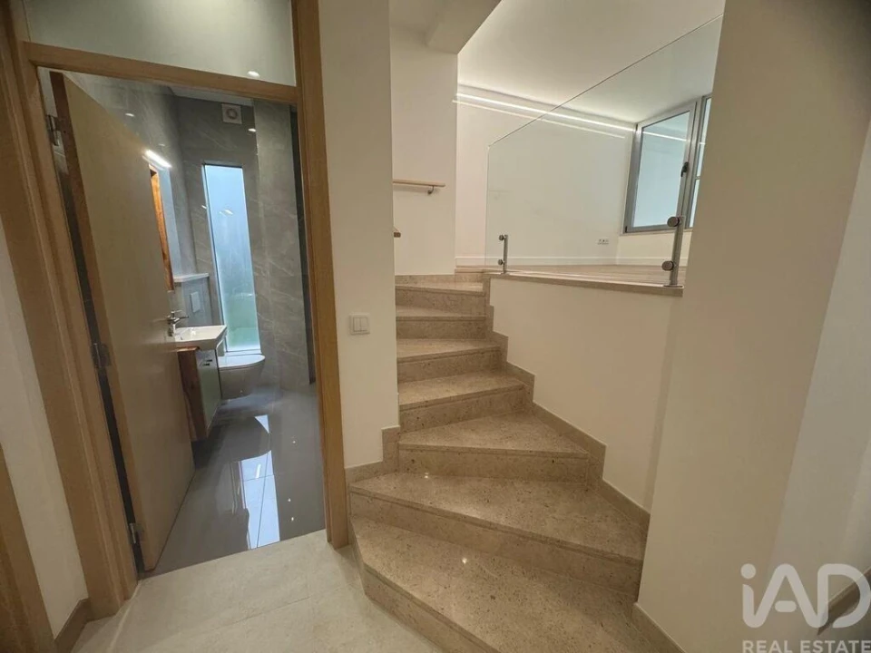 Apartamento T2 para Arrendamento em Aljubarrota Foto 14