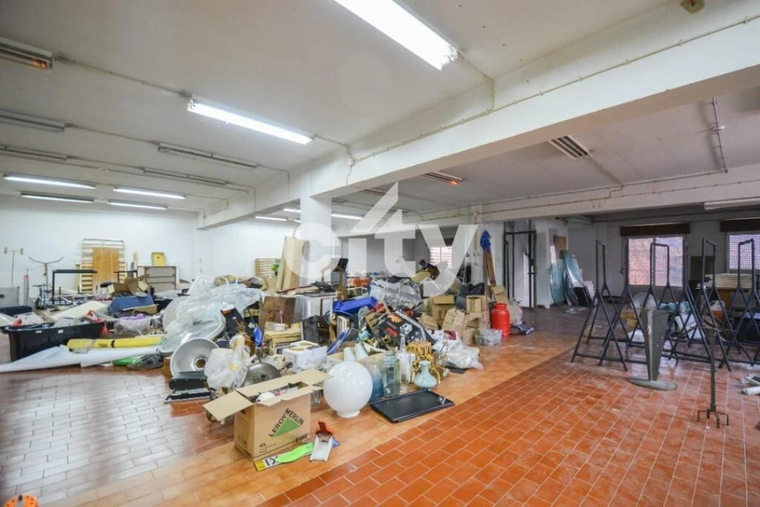Prédio para Venda em Pontinha e Famões Foto 7