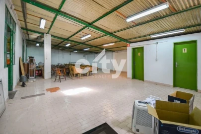 Prédio para Venda em Pontinha e Famões