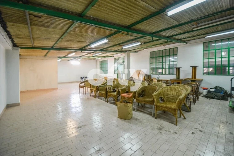 Prédio para Venda em Pontinha e Famões Foto 14