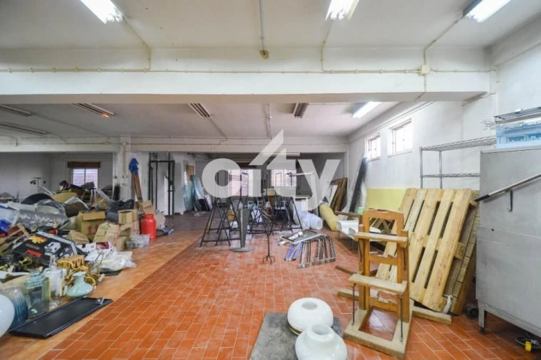 Prédio para Venda em Pontinha e Famões Foto 8