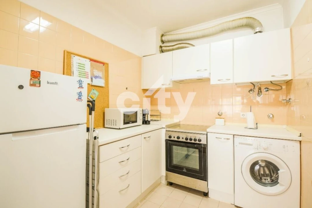 Apartamento T1 para Venda em Lumiar Foto 6