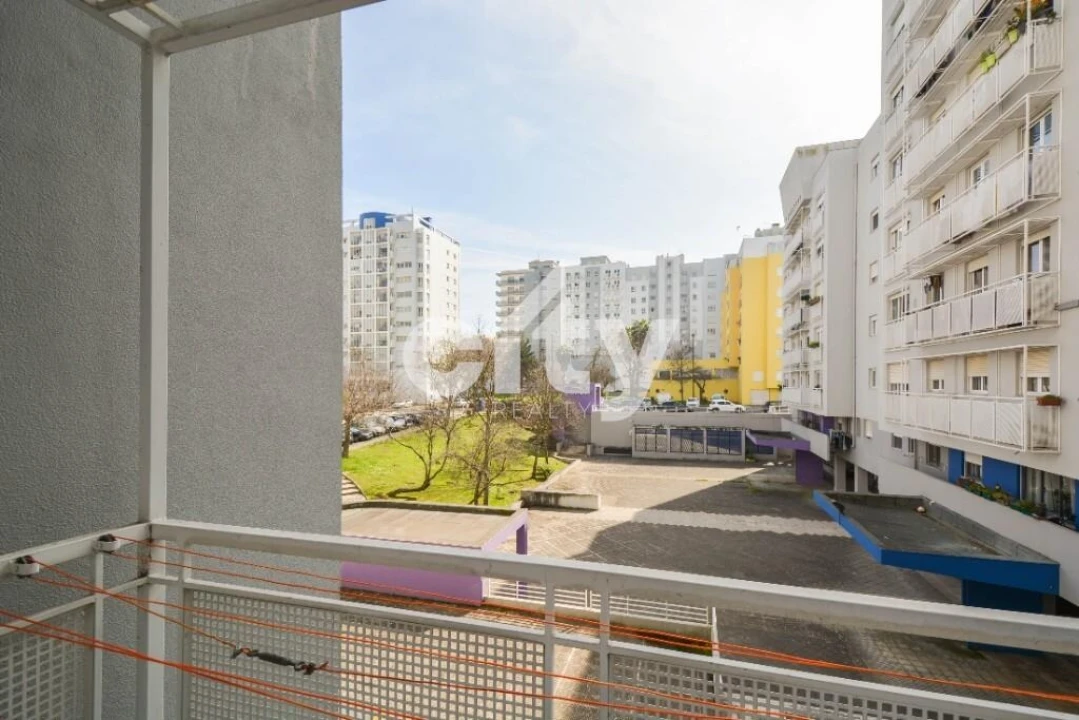 Apartamento T1 para Venda em Lumiar Foto 9