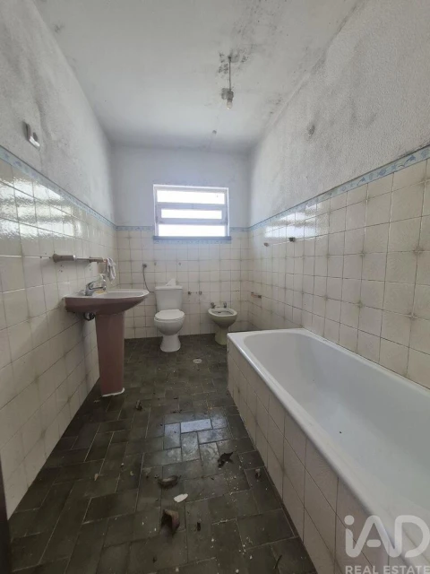 Moradia T2 para Venda em Leiria, Pousos, Barreira e Cortes