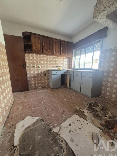 Moradia T2 para Venda em Leiria, Pousos, Barreira e Cortes