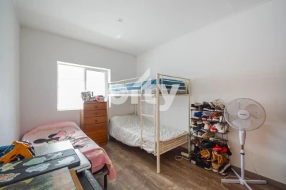 Apartamento T2 para Venda em Baixa da Banheira e Vale da Amoreira
