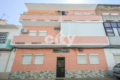 Apartamento T2 para Venda em Baixa da Banheira e Vale da Amoreira