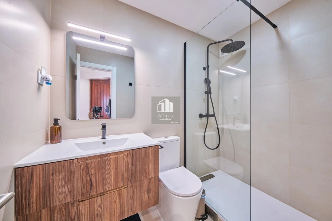 Apartamento T1 para Venda em Costa da Caparica Foto 4