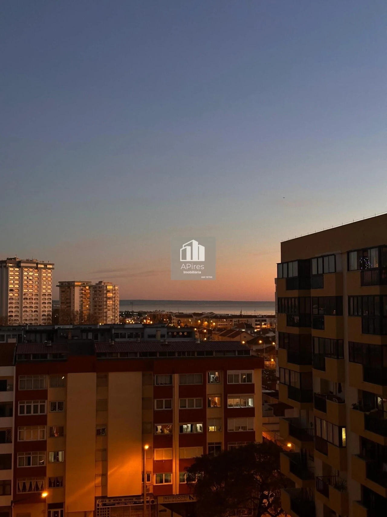 Apartamento T1 para Venda em Costa da Caparica Foto 24