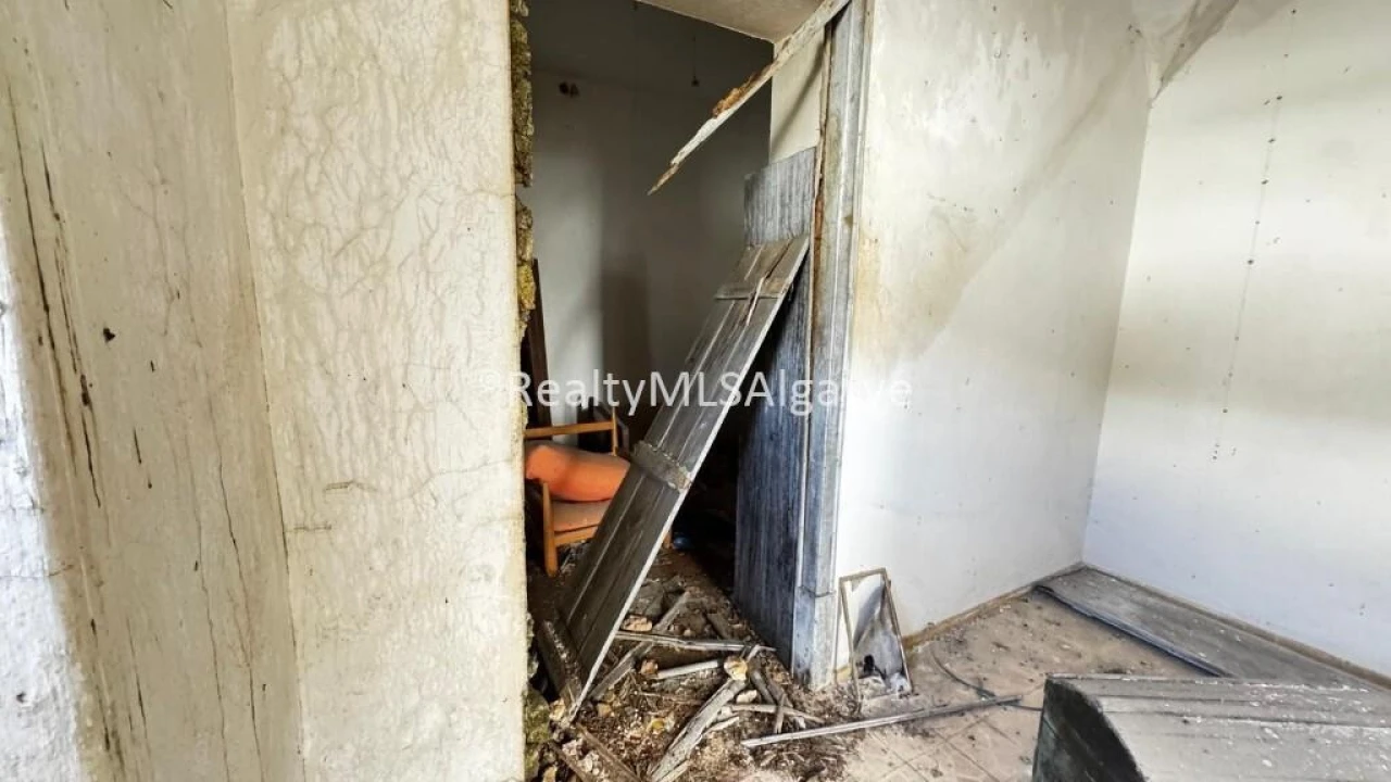 Moradia T4 para Venda em Loule (São Sebastião) Foto 8