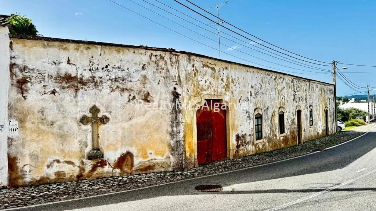 Moradia T4 para Venda em Loule (São Sebastião) Foto 1