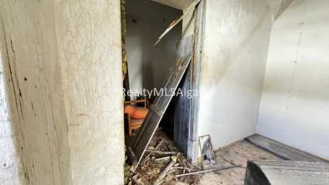 Moradia T4 para Venda em Loule (São Sebastião)