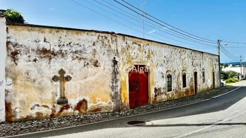 Moradia T4 para Venda em Loule (São Sebastião)