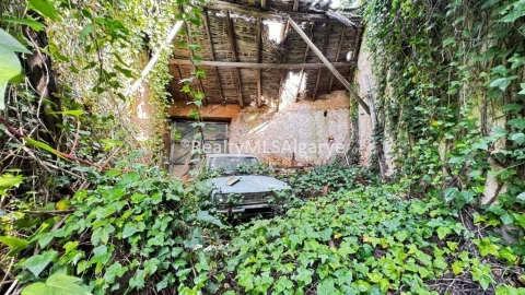 Moradia T4 para Venda em Loule (São Sebastião)
