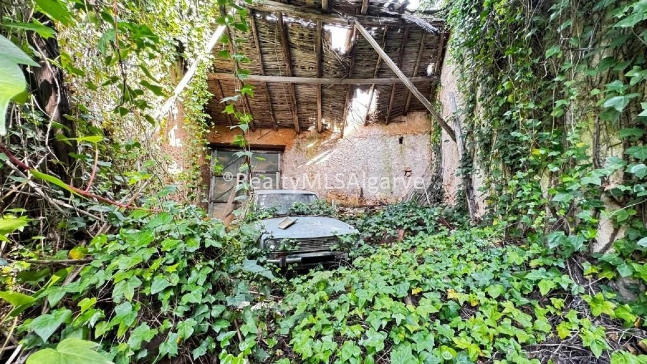 Moradia T4 para Venda em Loule (São Sebastião) Foto 5