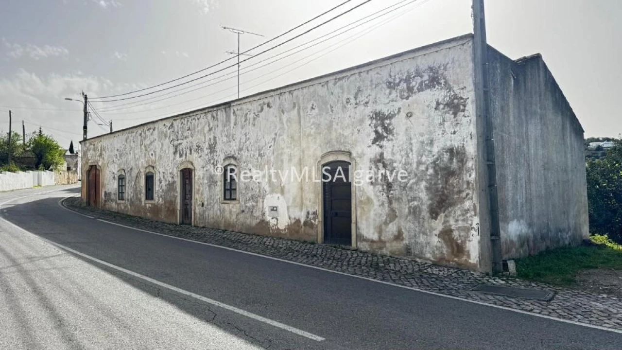 Moradia T4 para Venda em Loule (São Sebastião) Foto 2