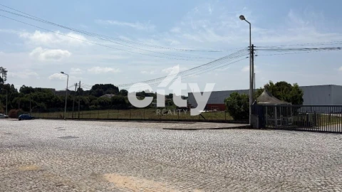 Terreno para Venda em Castêlo da Maia