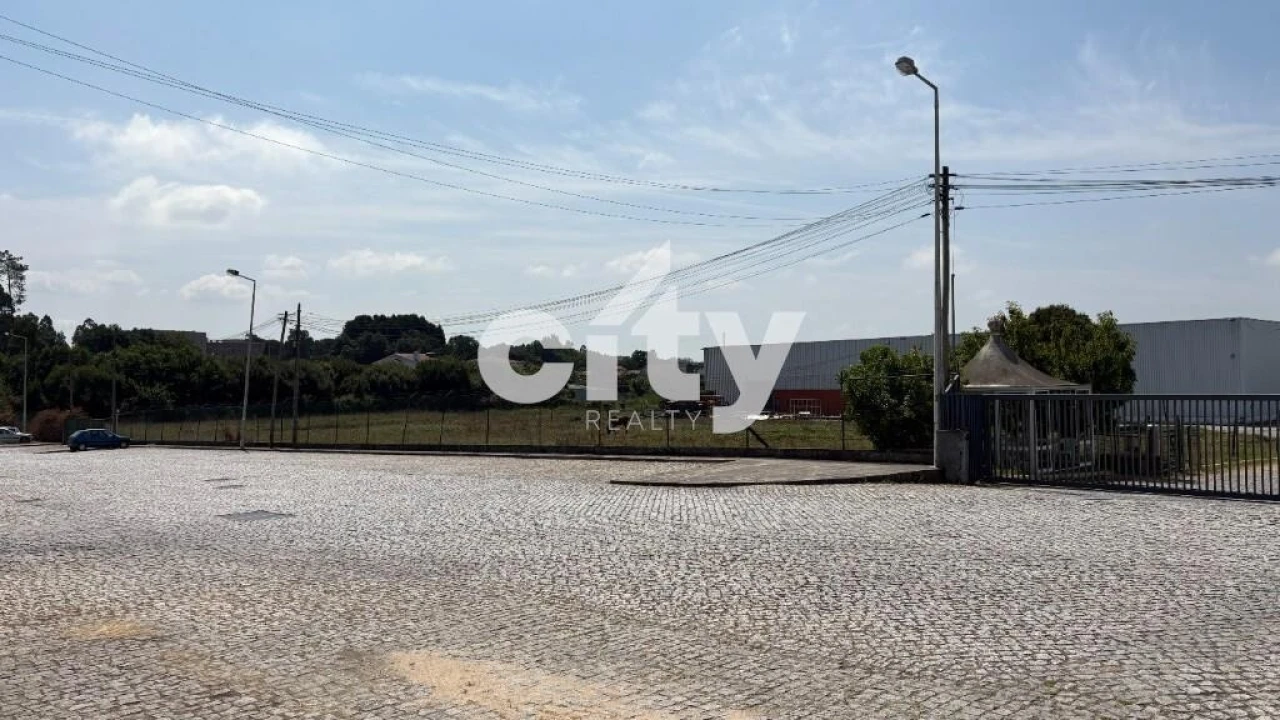 Terreno para Venda em Castêlo da Maia Foto 19