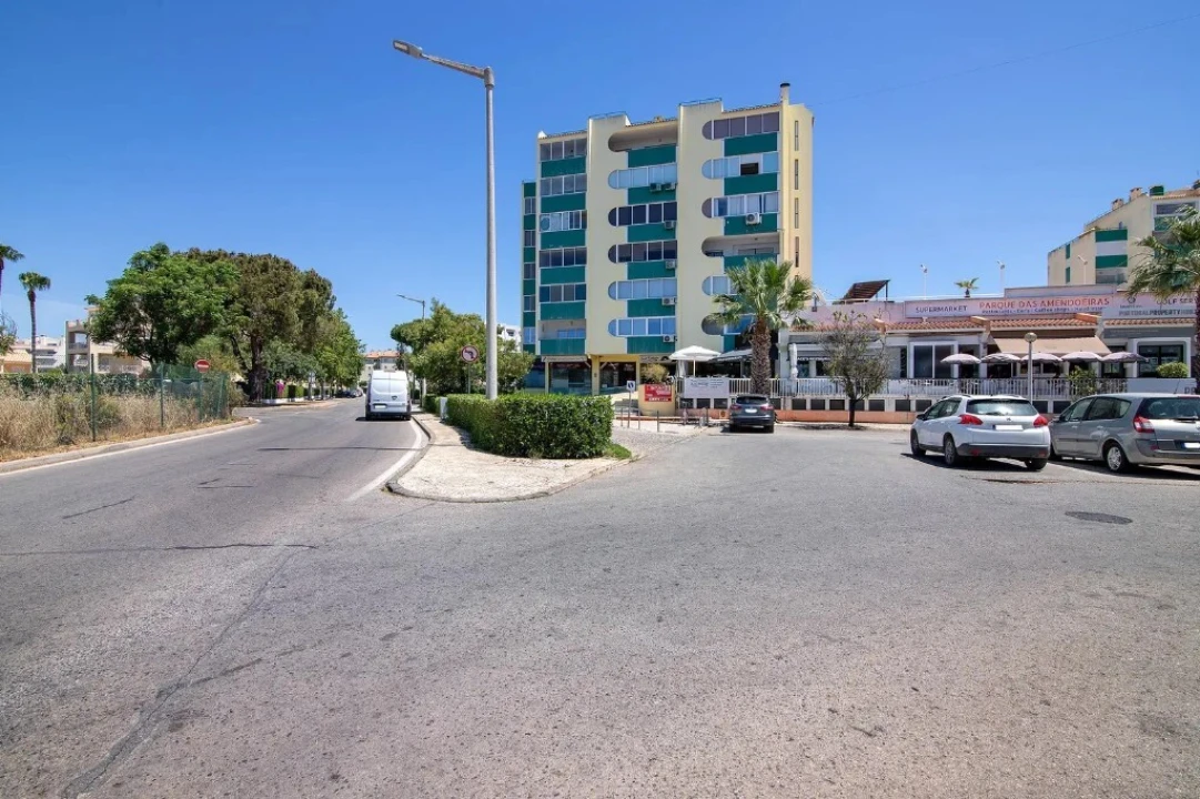Apartamento T2 para Venda em Quarteira Foto 25