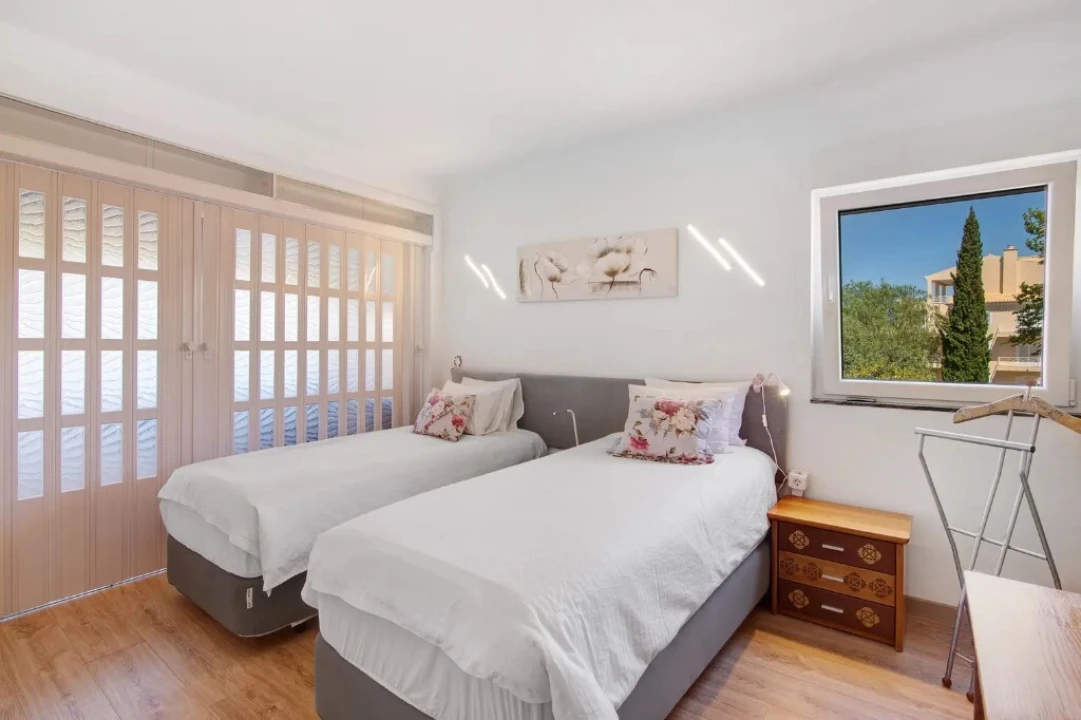 Apartamento T2 para Venda em Quarteira Foto 17